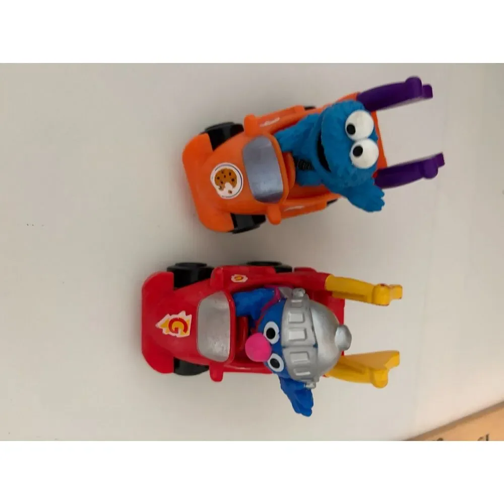 sesame street cookie and grover race cars